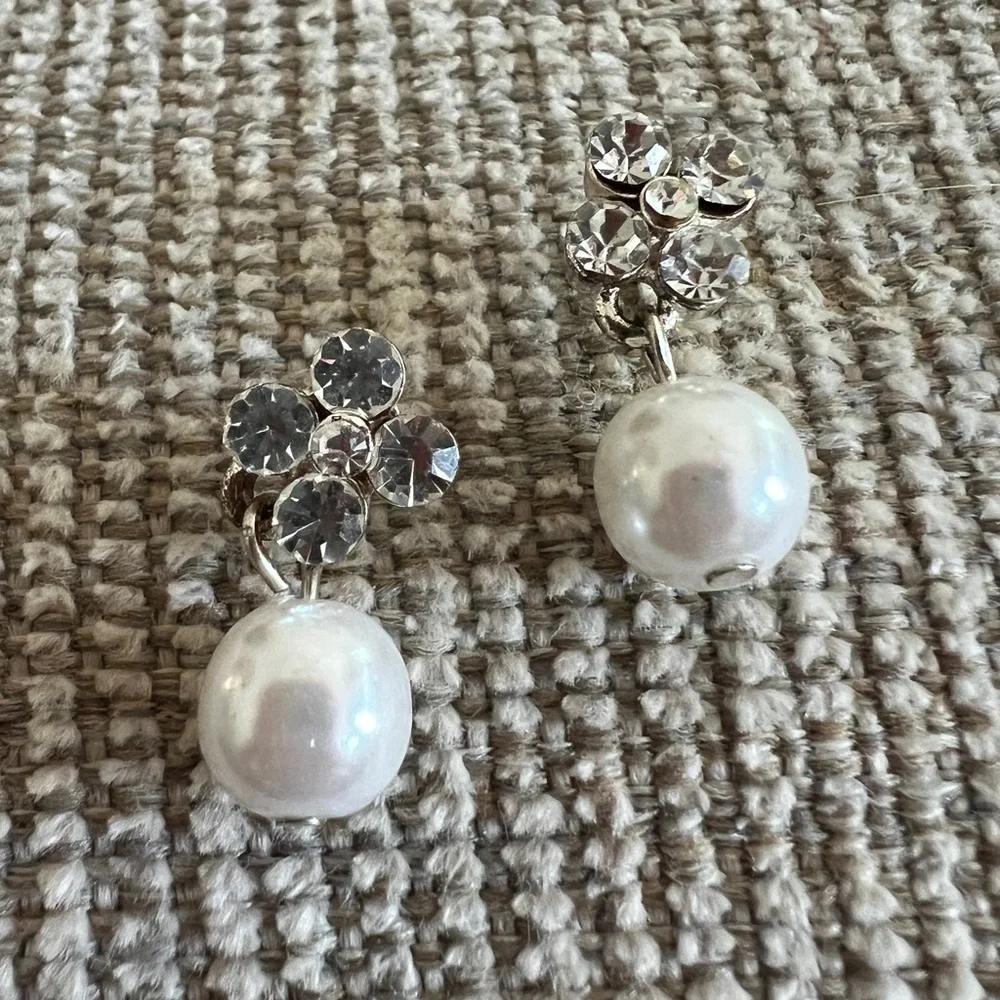 Hand crafted silver, pearl bead and crystal earrings. - Picture 3 of 5